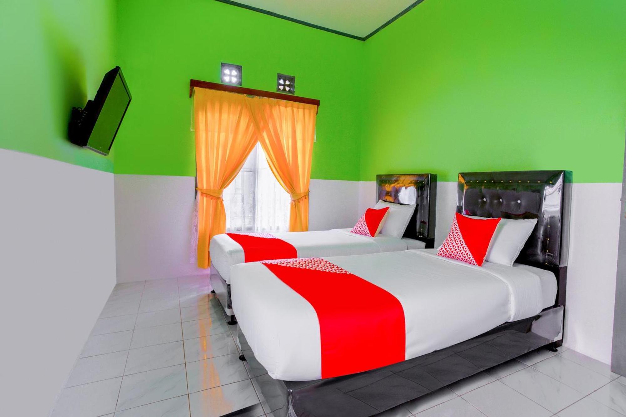 Oyo 2903 Putri Residence Syariah Bukittinggi Exterior foto