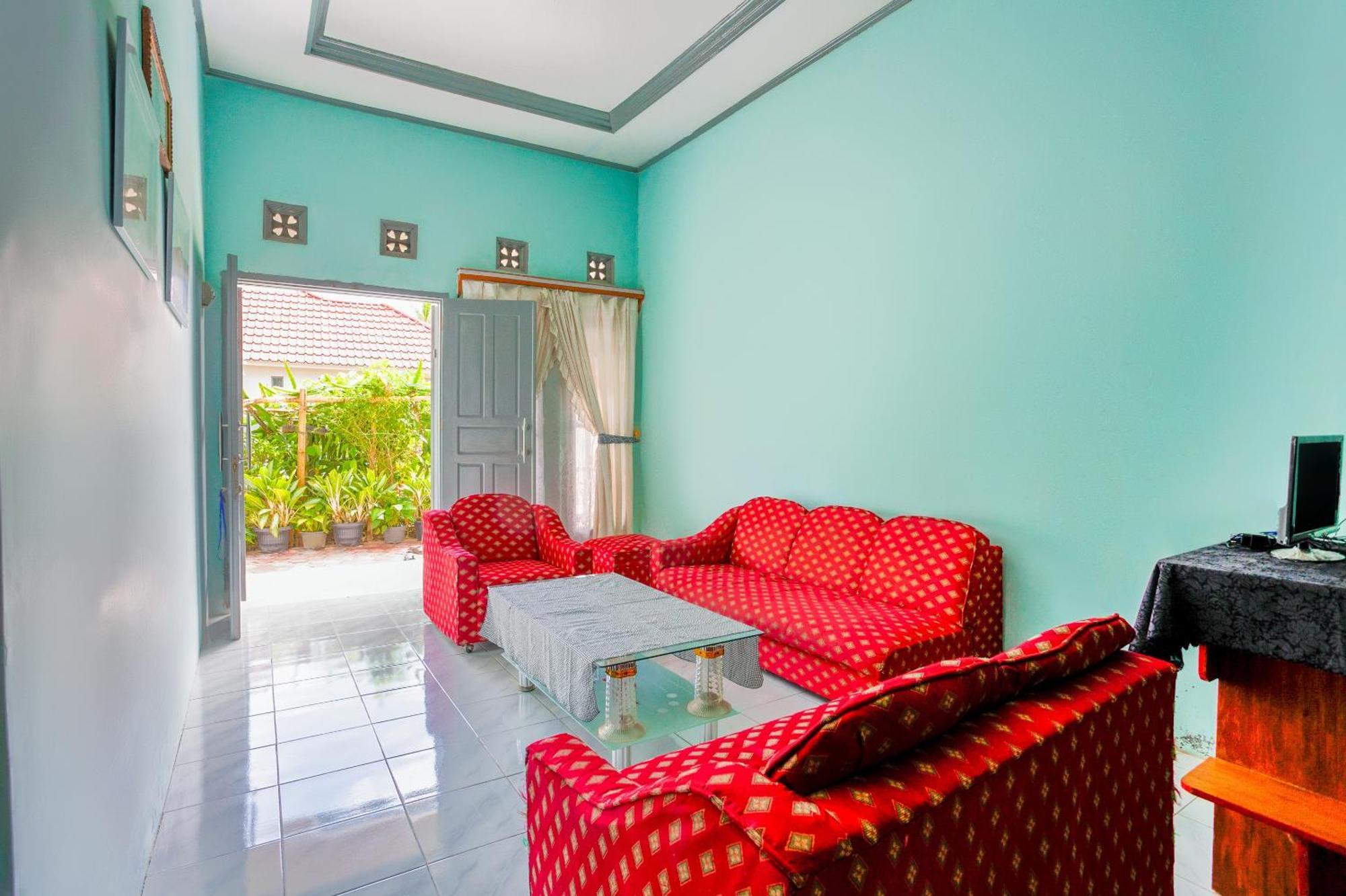 Oyo 2903 Putri Residence Syariah Bukittinggi Exterior foto